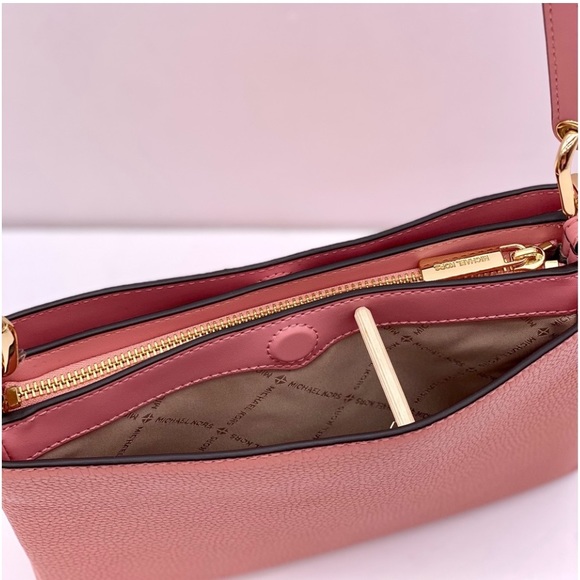 MICHAEL KORS TRISHA
MEDIUM TRIPLE COMPARTMENT
CROSSBODY PRIMROSE - Picture 7 of 14